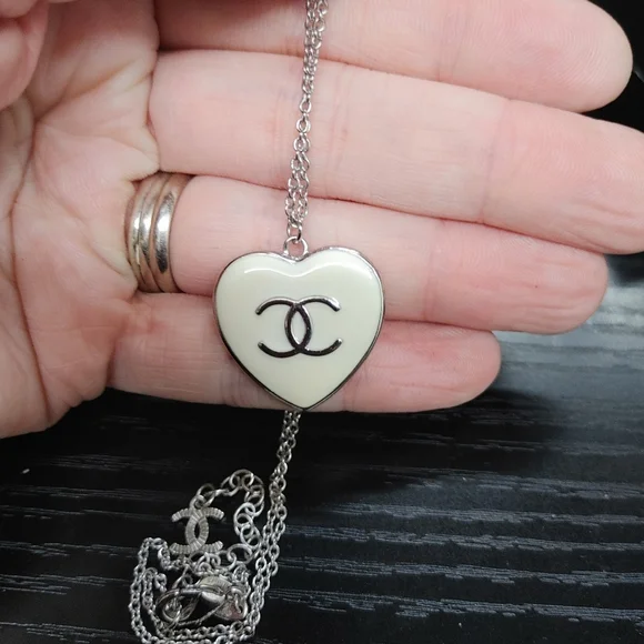 Chanel Necklace- "Rare" - Picture 2 of 6